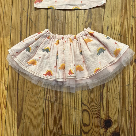 NWT! Ruffle Shortsleeve Dino Print Gauze Set - Picture 3 of 4